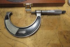 Starrett & Mitutoyo 0"-1" 2"-3" 3"-4" Micrometers