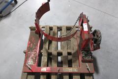 Dayton 21VG49 Drum Lifter, 1 Drum, 55 gal, 800 lb - Forklift Attachment