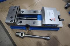 Kurt DX6 Crossover 6" Machine Vise, Steel Jaws, Handle