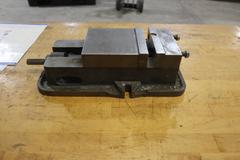 Kurt A50 5" Machine Vise with Hard Jaws and Handle