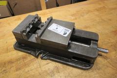Kurt D675 6" Machine Vise With Soft Jaws