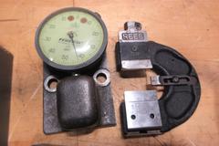 Mitutoyo, Federal, Mahr, SPI, Assorted Dial & Comparator Indicators w/ Starrett Gage Stand