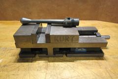 Kurt 3600V 6" Machine Vise w/ Handle & Steel Jaws