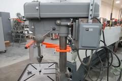 Walker Turner Drill Press, 15.5" x 18" Table, 70-400 RPM 