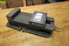 Kurt D675 6" Machine Vise