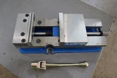 Kurt DX6 Crossover 6" Machine Vise, Steel Jaws, Handle