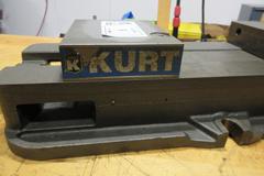 Kurt D675 6" Machine Vise