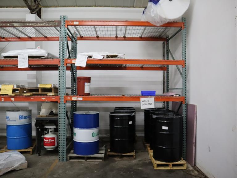 Pallet Racking Teardrop Stye 102" x 42" x 120" High with 3 Shelves, Wire Decking -NO CONTENTS