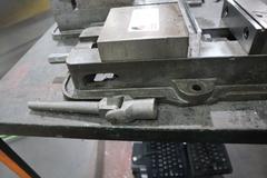 Kurt D-60 6" Machine Vise - Steel Jaws & Handle