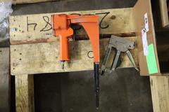 Clincher Pneumatic Staple Gun and Staples