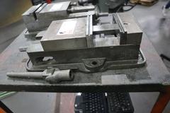 Kurt D-60 6" Machine Vise - Steel Jaws & Handle
