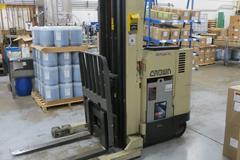 Crown 35RRTT Single Reach 2-Stage Electric Forklift with Side Shift