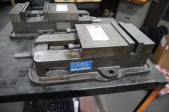 Kurt D-60 6" Machine Vise - Steel Jaws & Handle