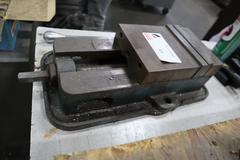 Kurt D-60 6" Machine Vise - Steel Jaws & Handle