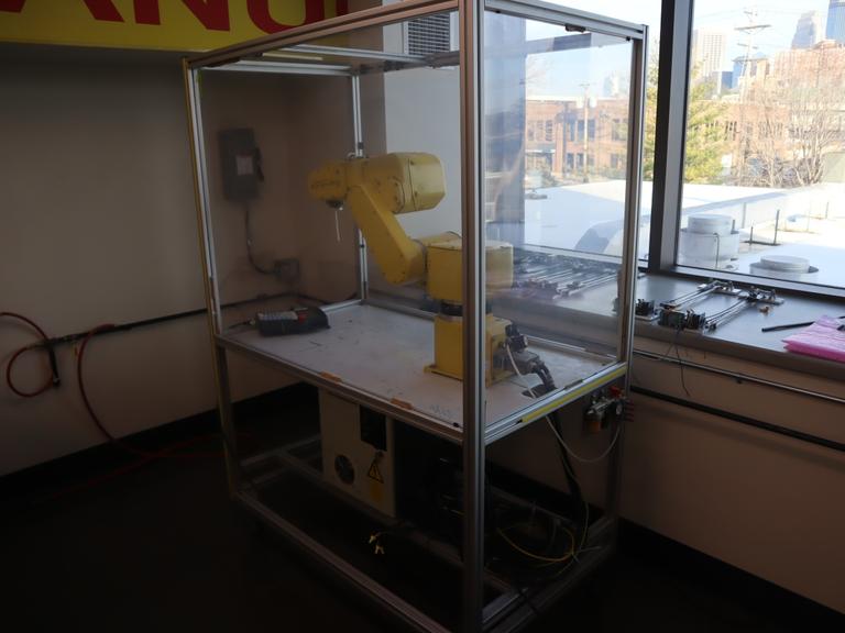 Fanuc Robot LR Mate 200iB/5P, Fanuc System R-J3iB Mate, Remote Teach Pendant, Enclosure