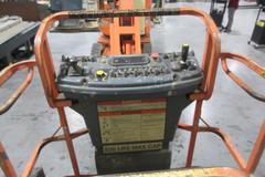 JLG E300AJ 30' Electric Articulating Boom Lift, 48V, 500 lb Capacity