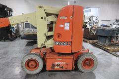 JLG E300AJ 30' Electric Articulating Boom Lift, 48V, 500 lb Capacity