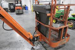 JLG E300AJ 30' Electric Articulating Boom Lift, 48V, 500 lb Capacity