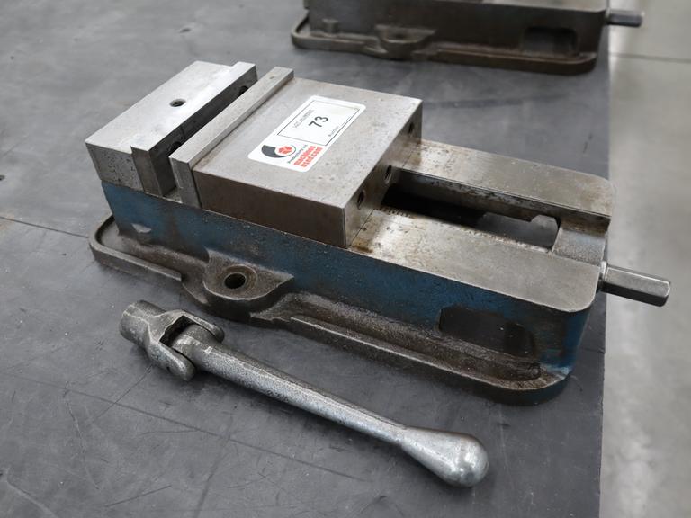Kurt D-675 6" Machine Vise, Steel Jaws, Handle