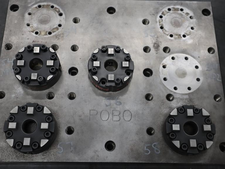 System 3R Macro Standard Manual Chucks 3R-600.24-S (4) with Base Plate