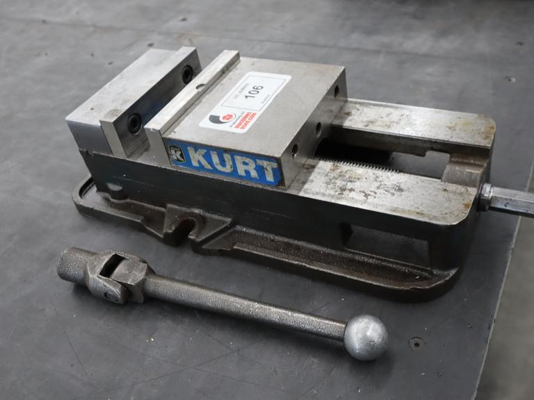 Kurt D-675 6" Machine Vise, 6" Jaws, Handle