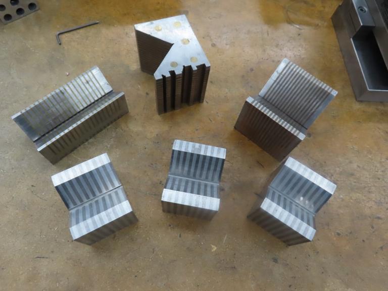 Magnetic V Blocks Assorted