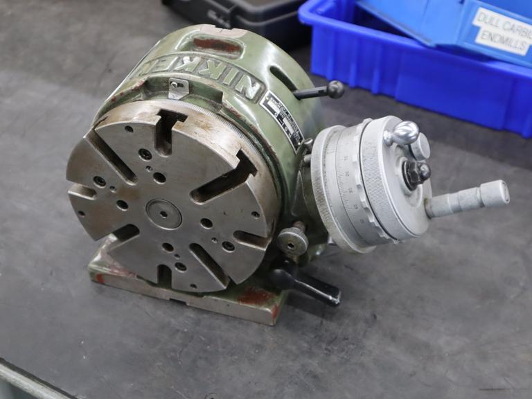 Nikken RSI-5 Rotary Table, Horizontal-Vertical Mount, 6.75" Table Diameter, Hand Feeds, Lock