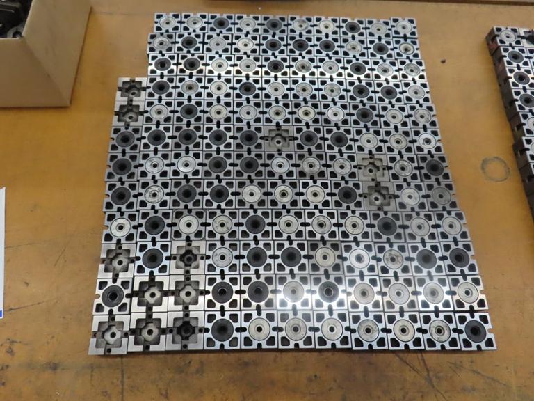 System 3R Macro Pallet Holder
