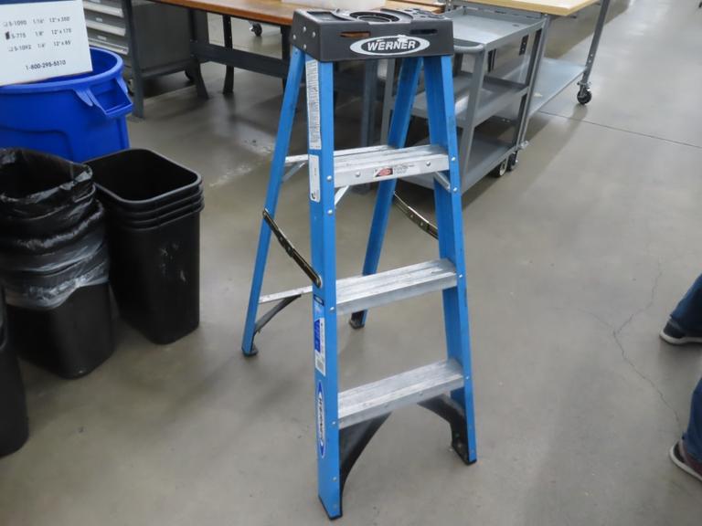 Werner 4' Step Ladder