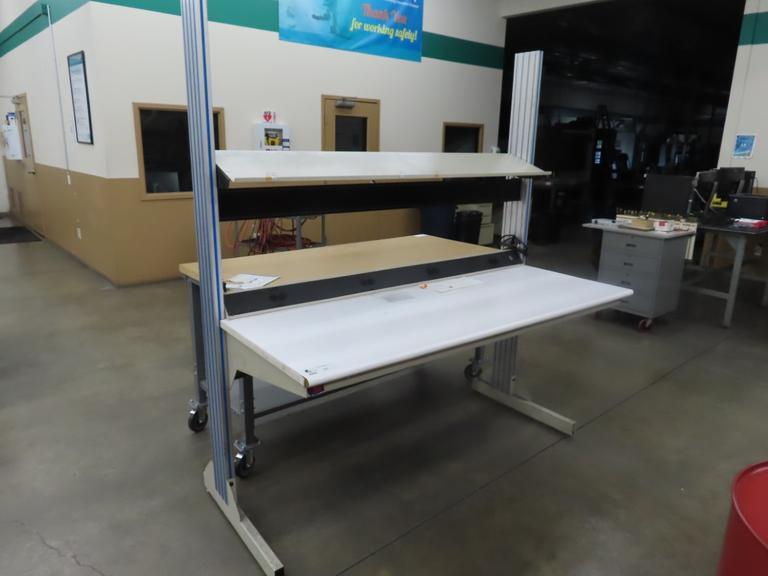 Adjustable Work Bench w Power Strip