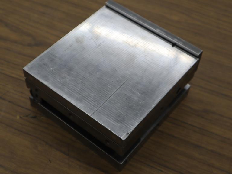 Hermann Schmidt 6" x 6" Magnetic Sine Chuck, Single Tilt, Fine Pole