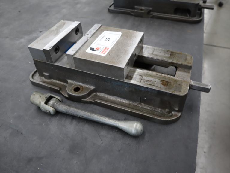 Kurt D-675 6" Machine Vise, Steel Jaws, Handle