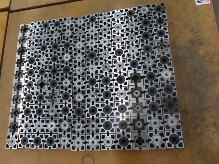 System 3R Macro Pallet Holder