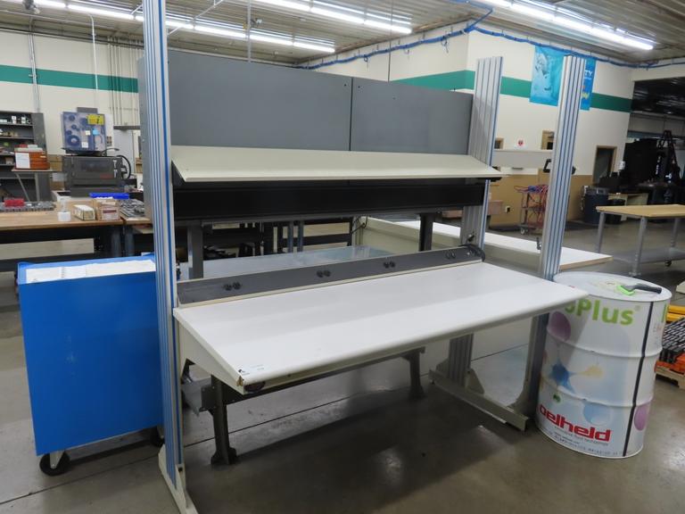 Adjustable Work Bench w Power Strip