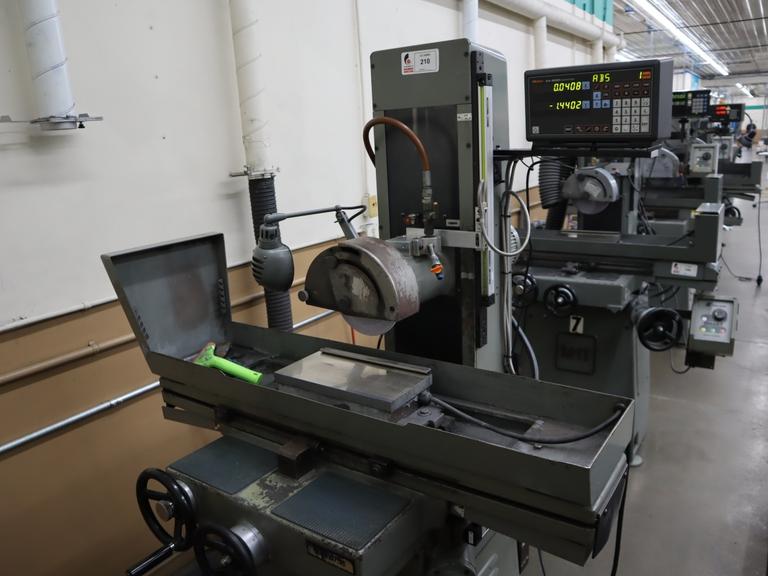 Mitsui High-Tech MSG-200MH Hand Feed Surface Grinder, Mitutoyo KA-200 2-Axis DRO, 6"x12" Fine Pole Chuck, Coolant