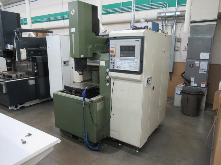 Makino Edge2-A16MA CNC Sinker EDM, MGF-30 Control, 16 ATC, C-Axis, 30 Amp, MA Head