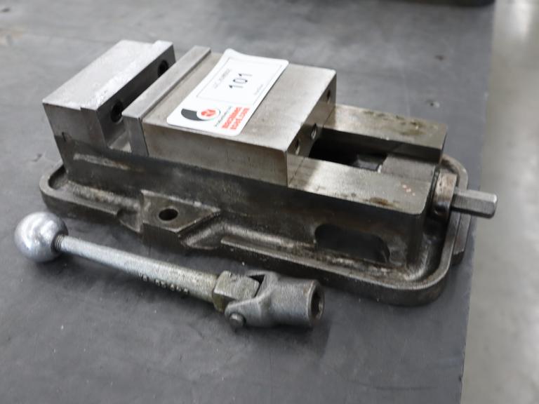 Kurt D-40 4" machine Vise, Steel Jaws, Handle