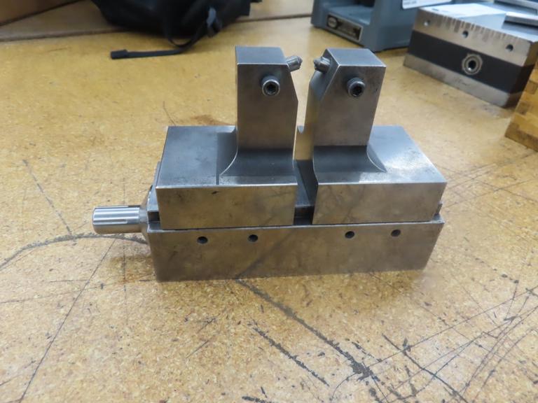 Precision Toolmaker Vise w Grinding Wheel Dressers
