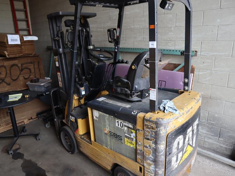 Caterpillar EC4000 Electric Forklift - 4000lb Capacity