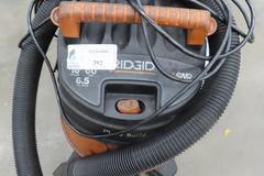 Rigid 16 Gal Portable Vacuum w Hose and Attachments