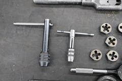 Hand Die Set with Wrench and Dies