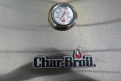 Charbroil Grill w Propane Tank