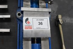 Kurt D-40 4" Machine Vise w Extra Steel Jaws, Handles, Adjustable Work Stops