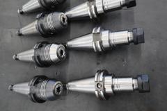CT40 Taper Tool Holders (10) :(5) Schunk 3/4" Hydraulic Expansion Holders, (5) ER20 Collet Chucks