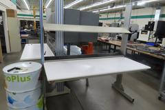 Adjustable Work Bench w Power Strip