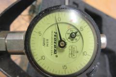 Federal 99P-20 Internal Groove/Diameter Gage 3.5" Reach 3" Range and .0005" Indicator, with Spare Arms and Metal Carry Case