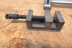 Tool Makers Vise 2.375" W x 2.25" Opening, Taft-Peirce Bench Centers 7" Max Length, Assorted Small Fixture Blocks
