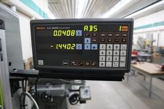 Mitsui High-Tech MSG-200MH Hand Feed Surface Grinder, Mitutoyo KA-200 2-Axis DRO, 6"x12" Fine Pole Chuck, Coolant