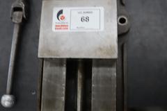 Kurt D-675 6" Machine Vise Steel Jaws, Handle