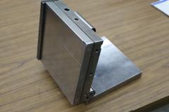 Hermann Schmidt 6" x 6" Magnetic Sine Chuck, Single Tilt, Fine Pole